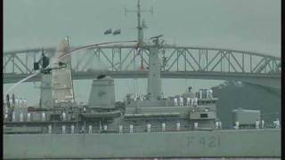 HMNZS Canterbury returns to Devonport New Zealand for last time 2005 [upl. by Enytsirhc]