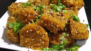 गुजराती लौकी मुठिया कम तेल में बना बहोत ही टेस्टी नाश्ता  Gujarati muthiya recipe  Lauki muthiya [upl. by Acinemod293]