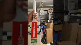 Gray Nicolls Vapour Gen 13 Players bat review  Babar Azam [upl. by Edan]