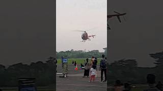 Schweizer S300 low flying helicopter above crowd helicopter aircraft [upl. by Moriyama382]