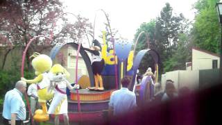 Six Flags Party Float Great America Looney Tunes Parade Ending 52111 [upl. by Adyam]