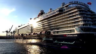 Mein Schiff 1 Neubau Auslaufen zur ersten Reise nach der Taufe  Hamburg 2018 [upl. by Balac]