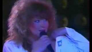 Алла Пугачева  Я тебя поцеловала Ленинград 1990 Live [upl. by Alraep80]