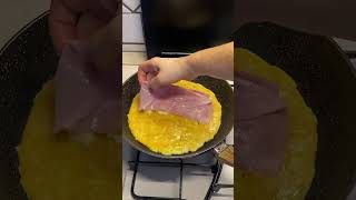 Frittata farcita con prosciutto e formaggio ricette recipe cucinaitaliana [upl. by Craven441]