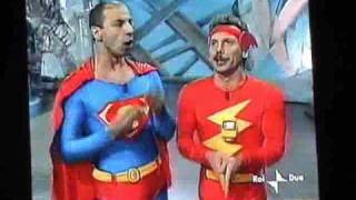 Aldo Giovanni e giacomo  Supereroi Superman Flash Tafazzi [upl. by Jimmie790]