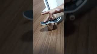 Boardslide no fingerboardshortsfunnyfingerboard [upl. by Winikka]