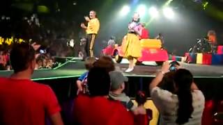 Sunny farewells the original Wiggles  Newcastle 2012 [upl. by Trygve676]