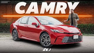 Toyota Camry  Si no está roto no lo arregles  Reseña [upl. by Trill638]