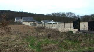 Les constructions illégales de maisons sur des terrains agricoles se multiplient [upl. by Harbard133]