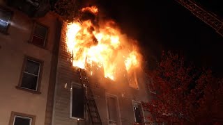 FLASHOVER  FDNY Thanksgiving Day 4th Alarm FIRE in Williamsburg Brooklyn [upl. by Leeanne161]