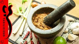 ROTE THAI CURRYPASTE einfach selbstgemacht   asiatisches Rezept [upl. by Tibbitts892]