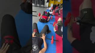 Elevación de pelvis en nuestro curso de Personal Trainer 🦵 shorts gym fitness [upl. by Eedna874]