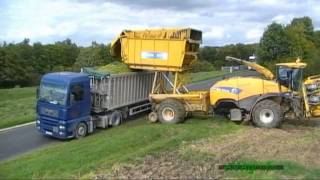 NEW HOLLAND FR 9080 à caisson à lensilage du maïs en 2010 [upl. by Erusaert]