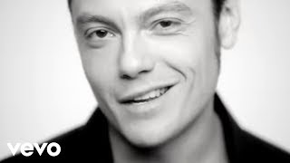 Tiziano Ferro  La differenza tra me e te [upl. by Robison749]