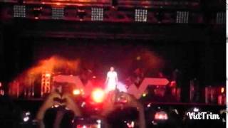 Concert Stromae Dakar mai 2015  Papaoutai [upl. by Ivey314]