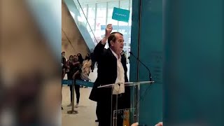 quotLong life to Primark at Vigoquot el inglés de Abel Caballero incendia las redes al inaugurar una t [upl. by Marten]