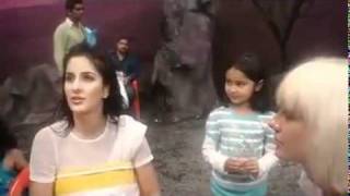 Katrina Kaif On sets of De Dana Dan KKF Exclusive [upl. by Bearnard]