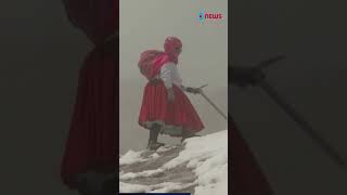 🇧🇴 Las Cholitas Escaladoras de Bolivia buscan conquistar el Everest [upl. by Ahseniuq741]