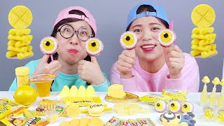 Bouteille de cire de gelée de globe oculaire de nourriture jaune Mukbang DONA [upl. by Ramsay648]