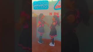 Bailando en el colegio con mis amigas [upl. by Esnahc]