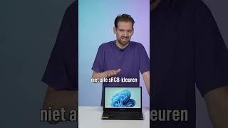 Een laptop met twee schermen niet doen [upl. by Allevon]