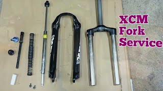 Suntour XCM suspension fork service at home suspention fork crazycyclist [upl. by Tuddor]