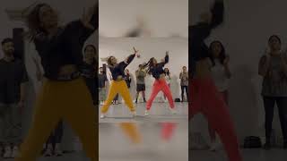 Discowale Khisko  DesiFuze choreography  Dancers Eshani and Shivani  BHANGRA x SHUFFLE [upl. by Mindy]