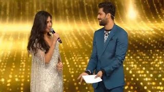 vicky kaushal proposing katrina kaif  Katrina Kaif and Vicky Kaushals first meeting surfaced [upl. by Ahsinotna]