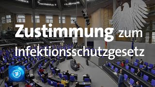 Infektionsschutzgesetz im Bundestag Demokratie im Schnellverfahren [upl. by Alekin504]