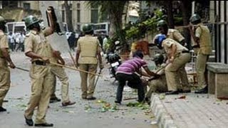 Bangalore lawyers attack reporters with stones iron chairs [upl. by Lothair419]