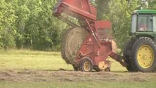 JD4430 and 851 round baler [upl. by Blaine462]