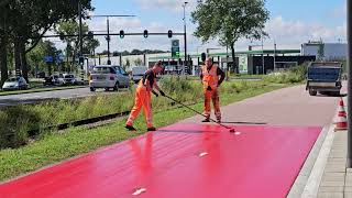 Fietspad langs Laan der VN roodgeverfd [upl. by Bruis]