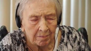 Music therapy helps elderly with Alzheimer’s and dementia recall longterm memories [upl. by Nyrhtakyram]