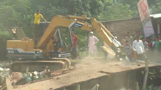 The administration is razing illegal structures in Chandina pec [upl. by Ladnek]