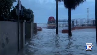 Helene rainbands impact Key West [upl. by Ahsinrac732]