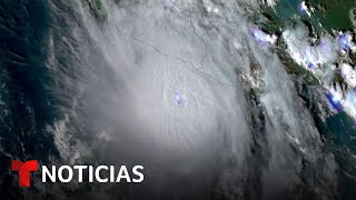 Las noticias de la mañana miércoles 25 de octubre de 2023  Noticias Telemundo [upl. by Inesita318]