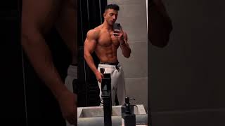 aesthetic posing motivation posingworkout gymshark menphysiqueposing mensphysiqueposing [upl. by Ronalda]