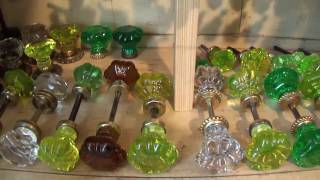 URANIUM GLASS KNOBS  Verre DURANIUM OURALINE URANE  POIGNÉES  BOUTONS DE PORTE [upl. by Alberic]