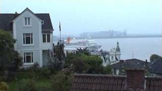 MS BREMEN passiert Blankenese [upl. by Rollins]