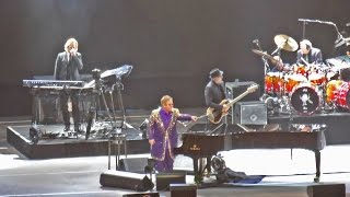 Elton John al Forum di Assago  Milano   Show Time [upl. by Yekram]