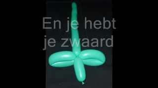 Play with balloons  How to make a balloon sword  Ballonnen zwaard  Ballonfiguren [upl. by Yates]