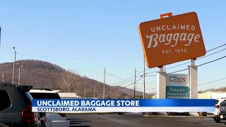 Thousands travel to Unclaimed Baggage attraction in Alabama [upl. by Ameerahs]