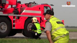 Speciální technika pro vyprošťování letadel  HASIČI AIRPORT OSTRAVA  HZS MSK [upl. by Hildegaard]