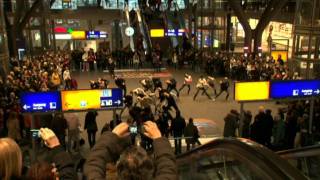 Flashmob Central Station Berlin  Staatsballett Berlin  Giorgio Madia [upl. by Alma]