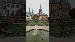 Springbrunnen im Klostergarten in Seligenstadt [upl. by Ojadnama]