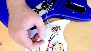 Can you coil tap a Squier Bullet Mustang a peek under the hood [upl. by Julis582]