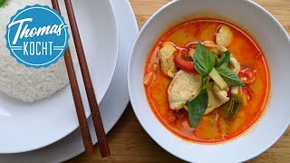 Rotes Thai Curry mit Huhn Rezept aus Thailand  Thomas kocht [upl. by Aneekat]