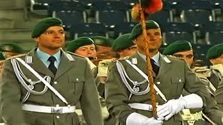 Preußens Gloria Marsch Drillteam 4WachbataillonStabsmusikkorps der Bundeswehr [upl. by Einnos]