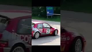 Une roue en moins automobile like rally rallye accidentdevoiture [upl. by Nnalyrehs]