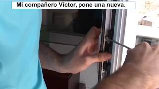 Cómo abrir una puerta atrancada o la ventana de carpinteria de pvc [upl. by Atikir]